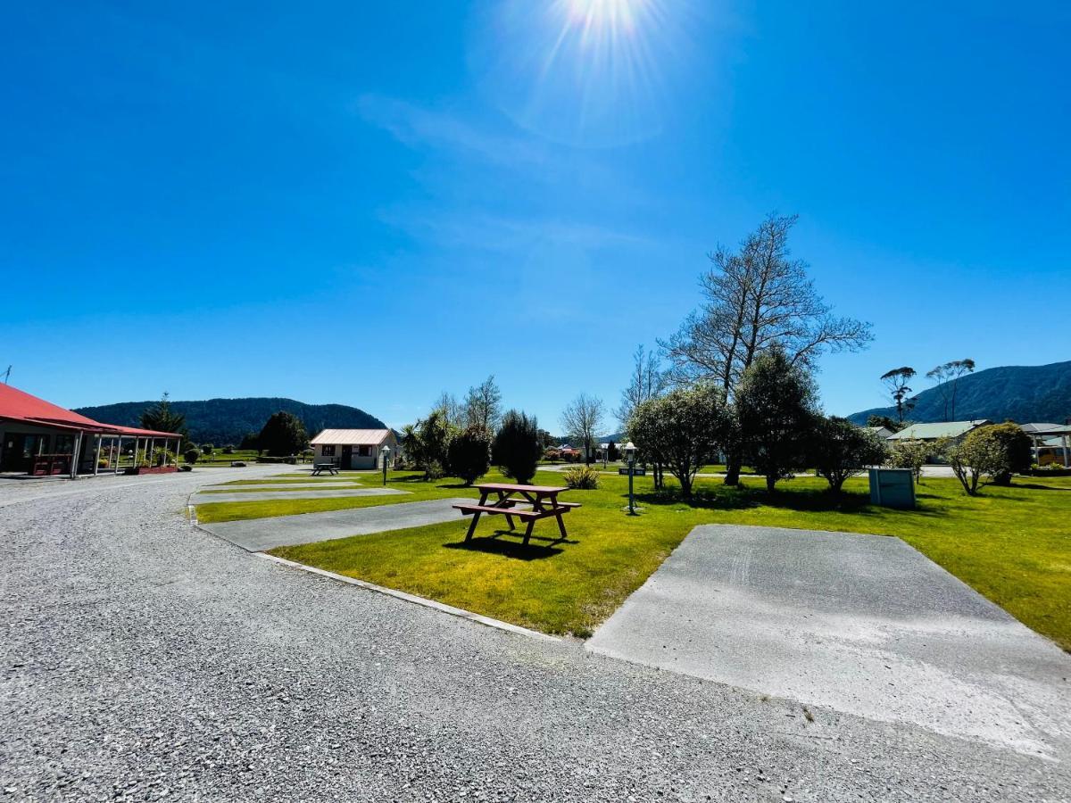 Franz Josef Top 10 Holiday Park Exterior photo