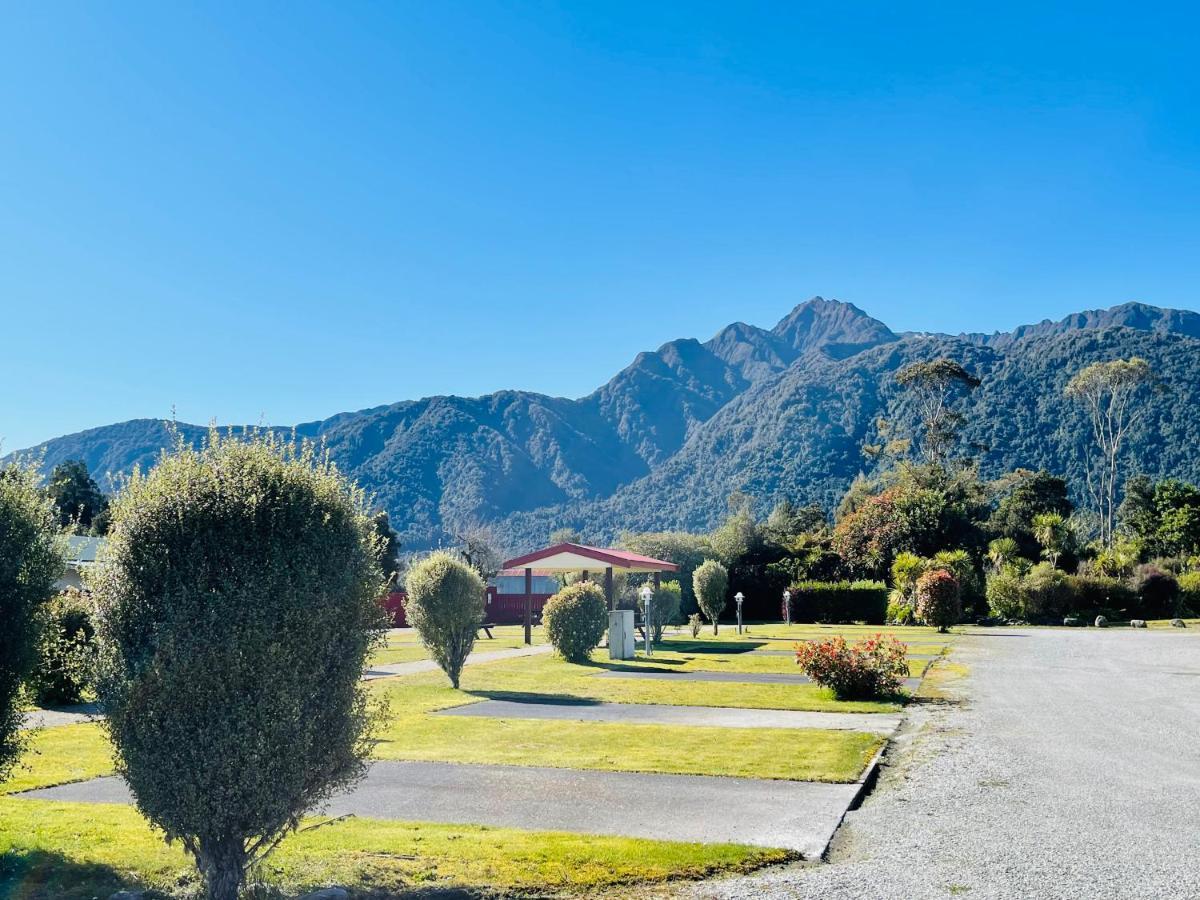 Franz Josef Top 10 Holiday Park Exterior photo