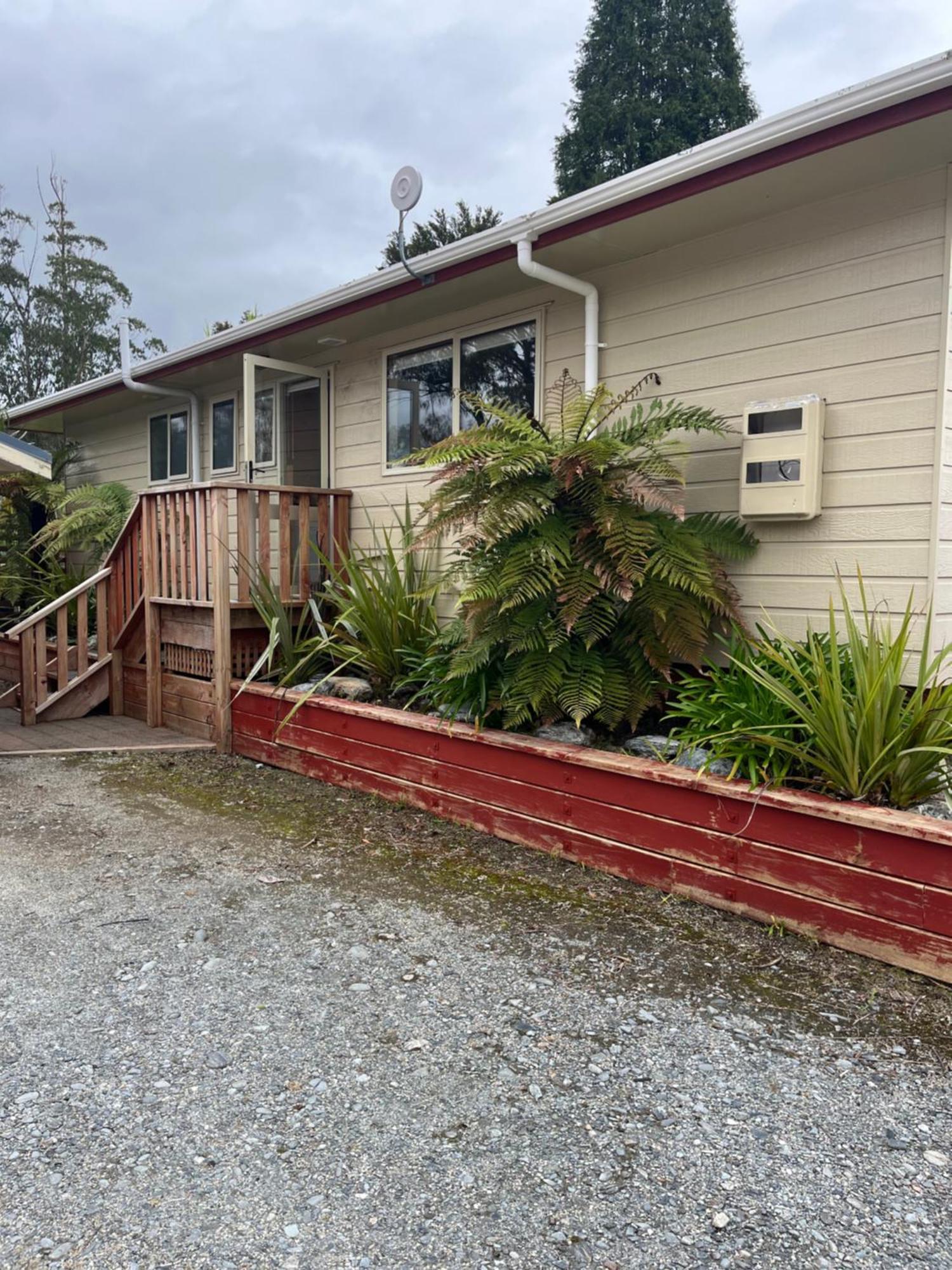 Franz Josef Top 10 Holiday Park Exterior photo