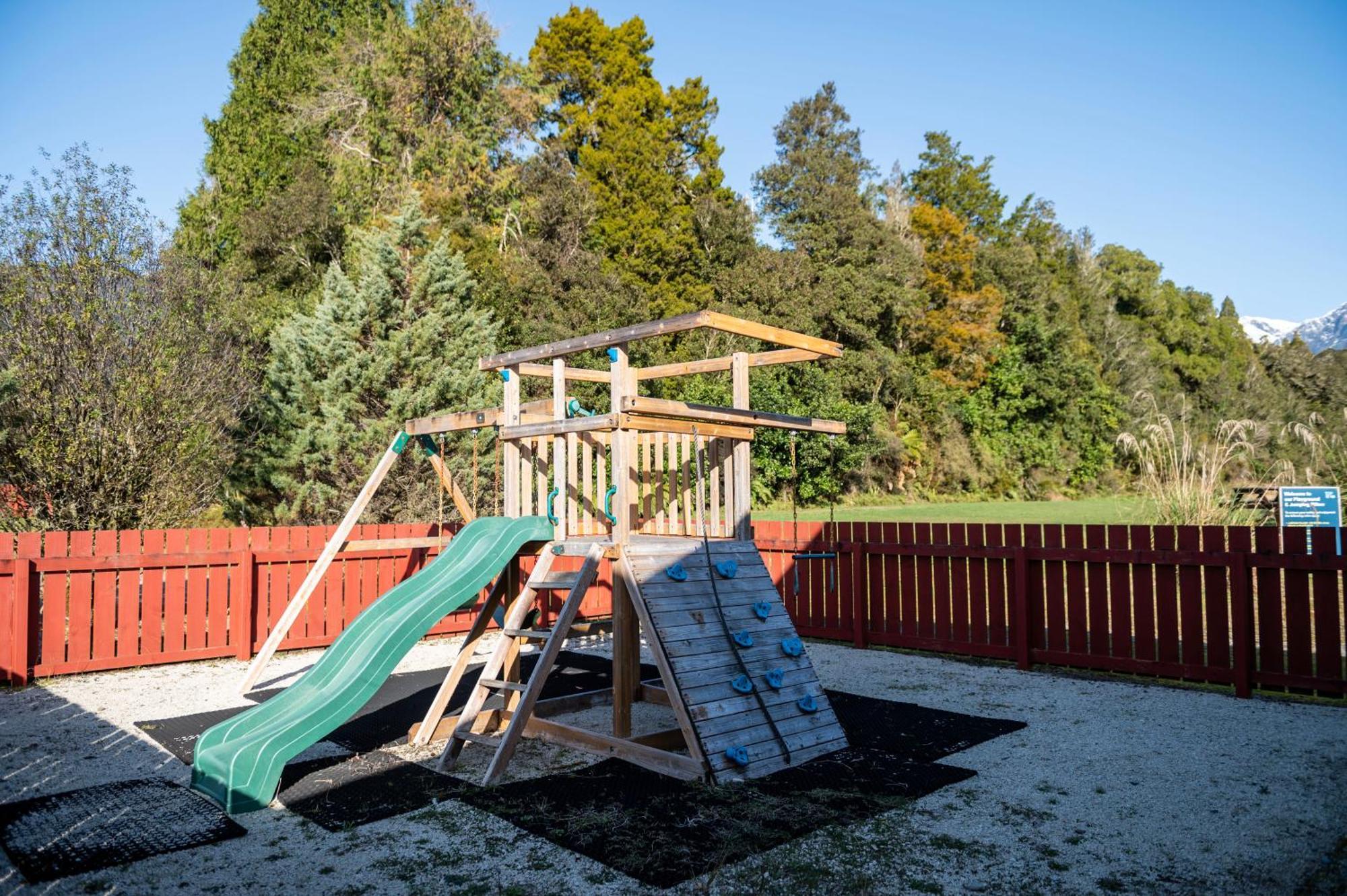 Franz Josef Top 10 Holiday Park Exterior photo