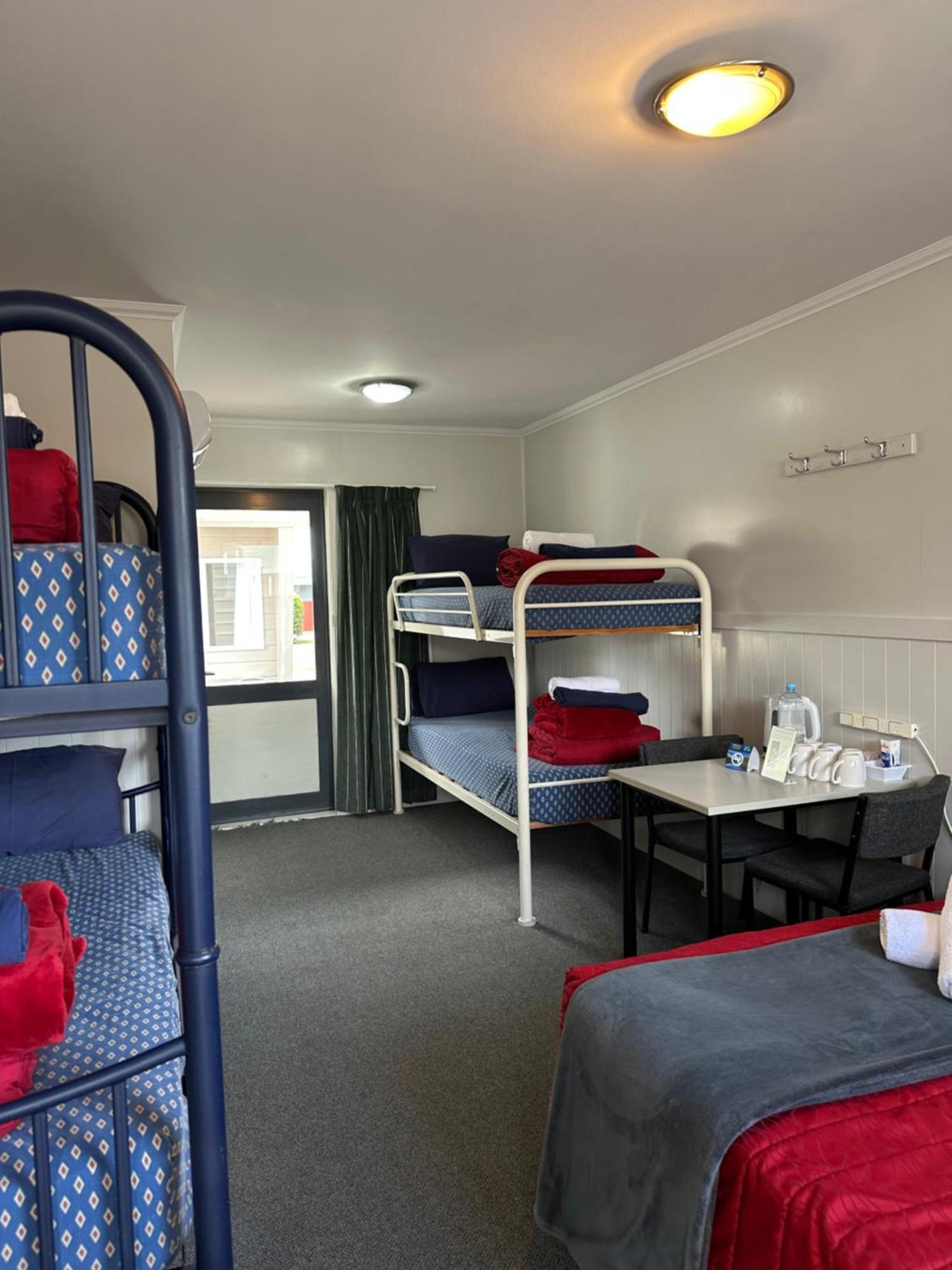 Franz Josef Top 10 Holiday Park Exterior photo