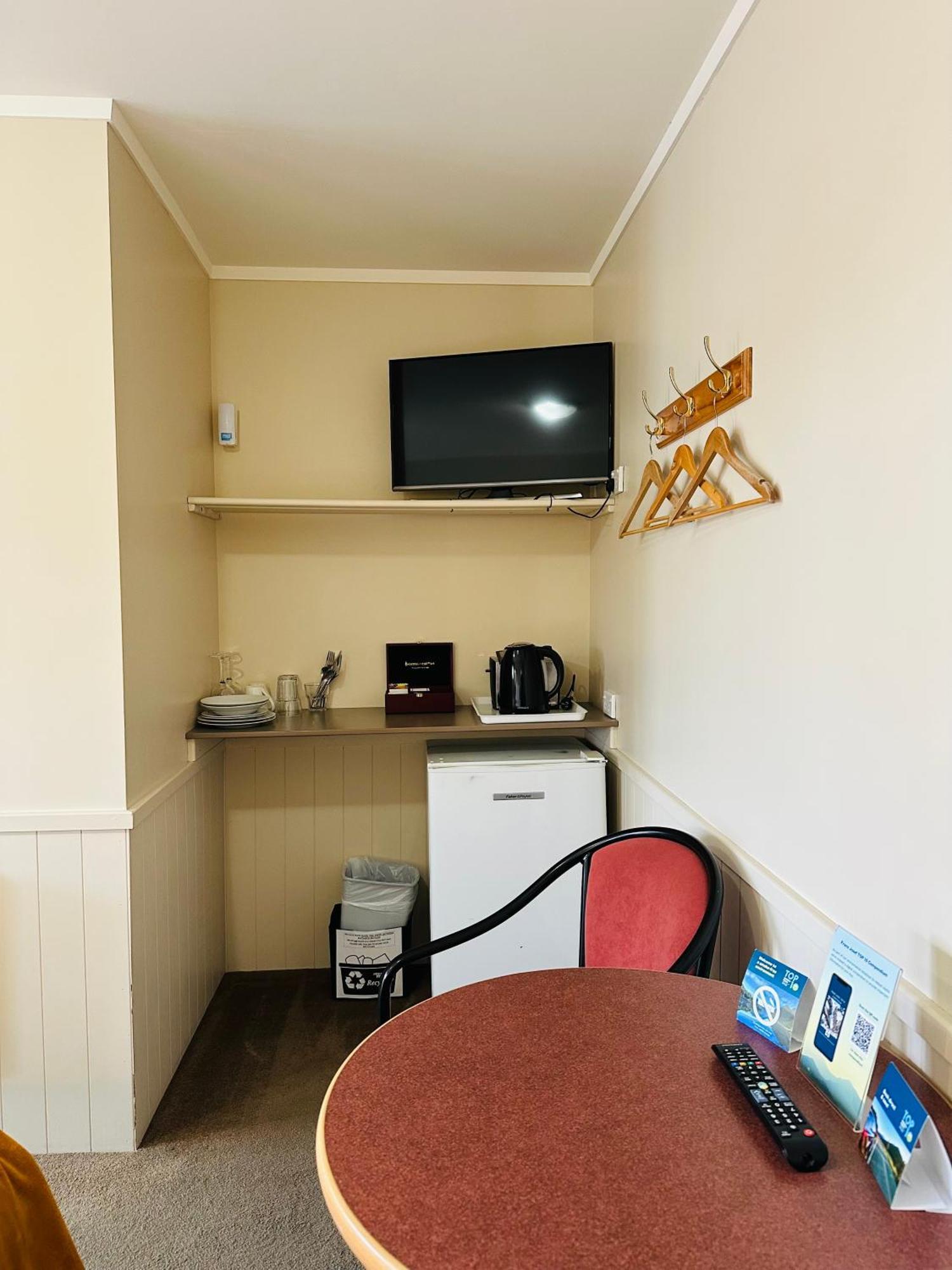 Franz Josef Top 10 Holiday Park Room photo