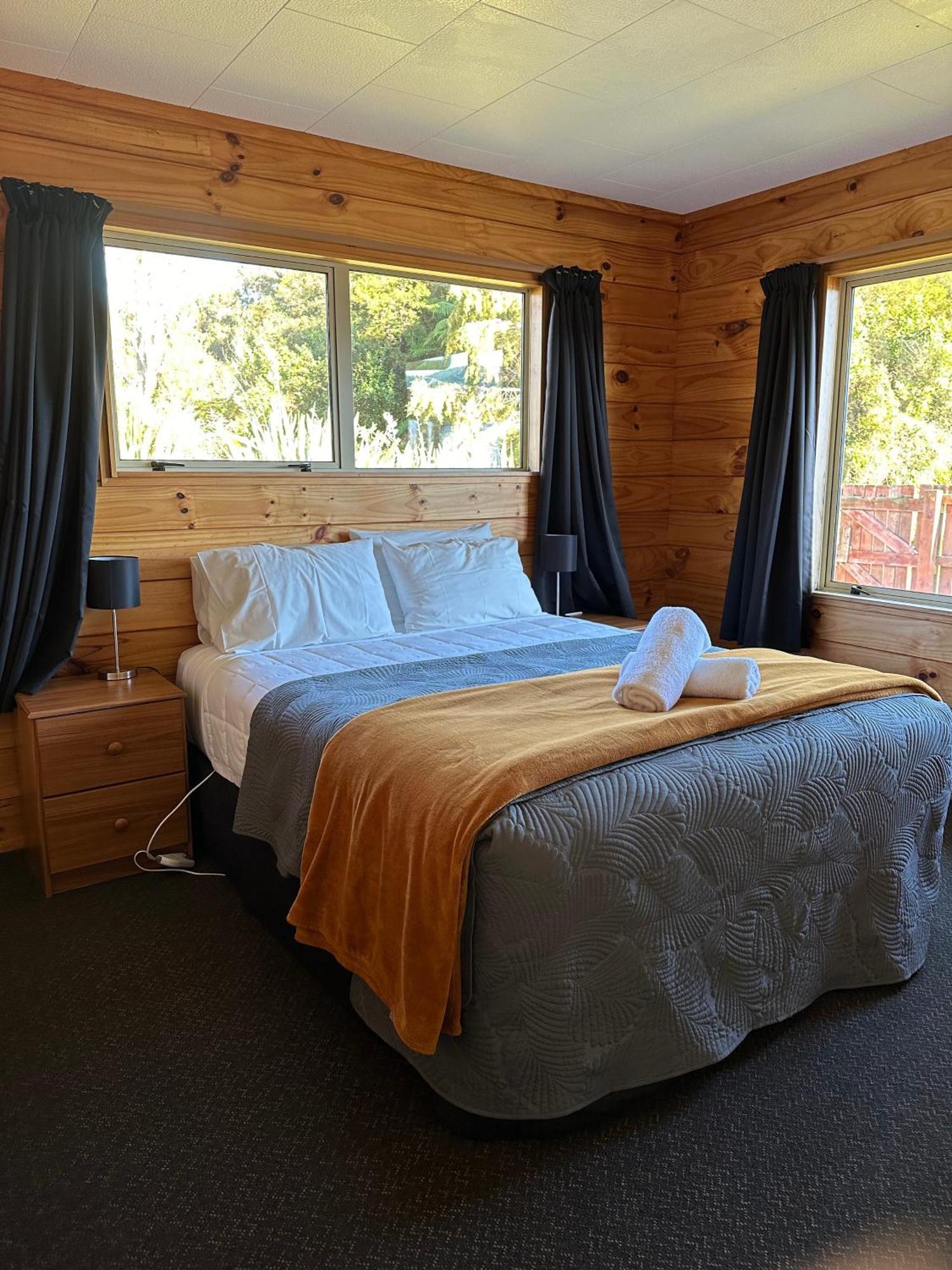 Franz Josef Top 10 Holiday Park Exterior photo