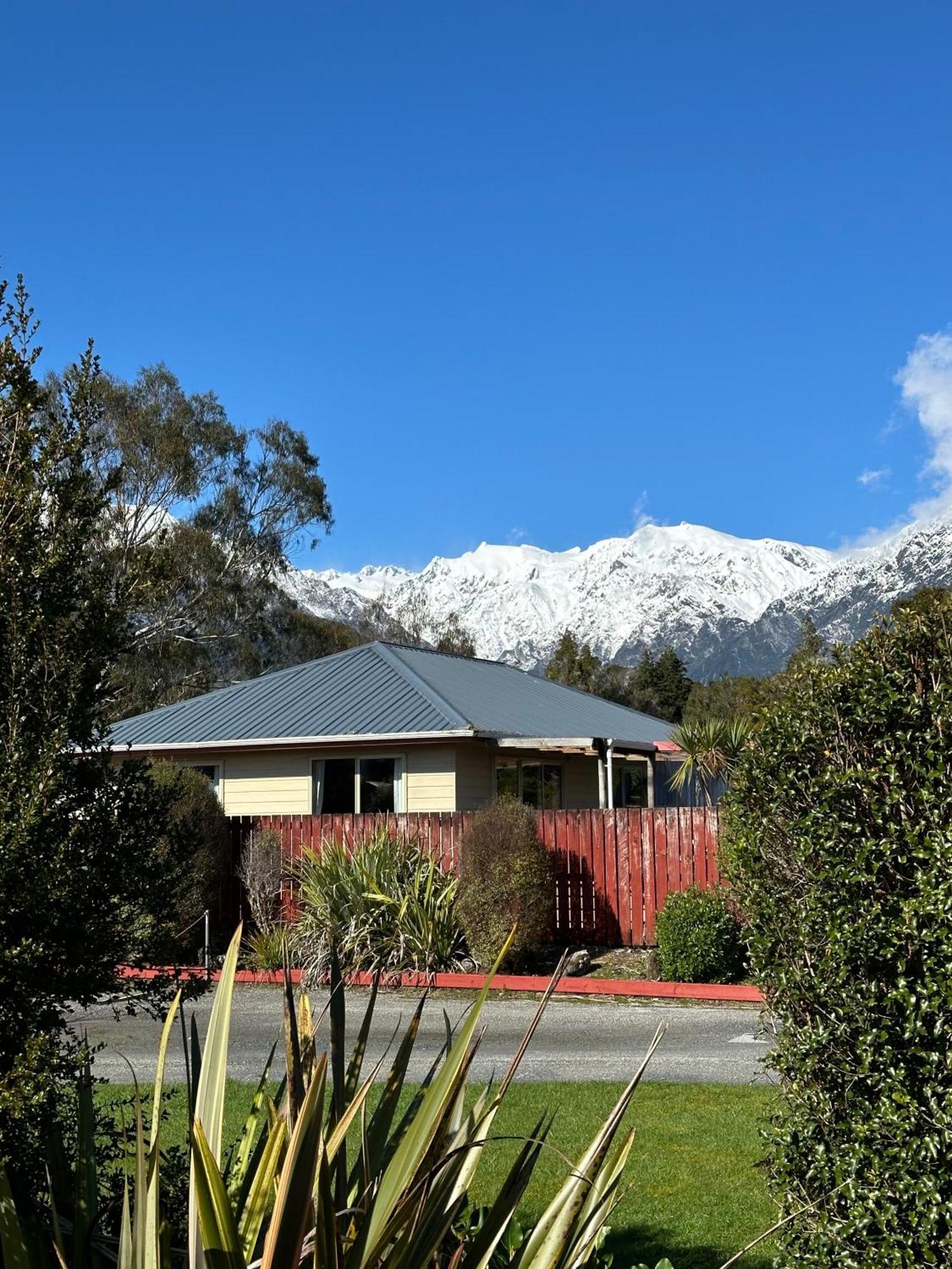 Franz Josef Top 10 Holiday Park Exterior photo