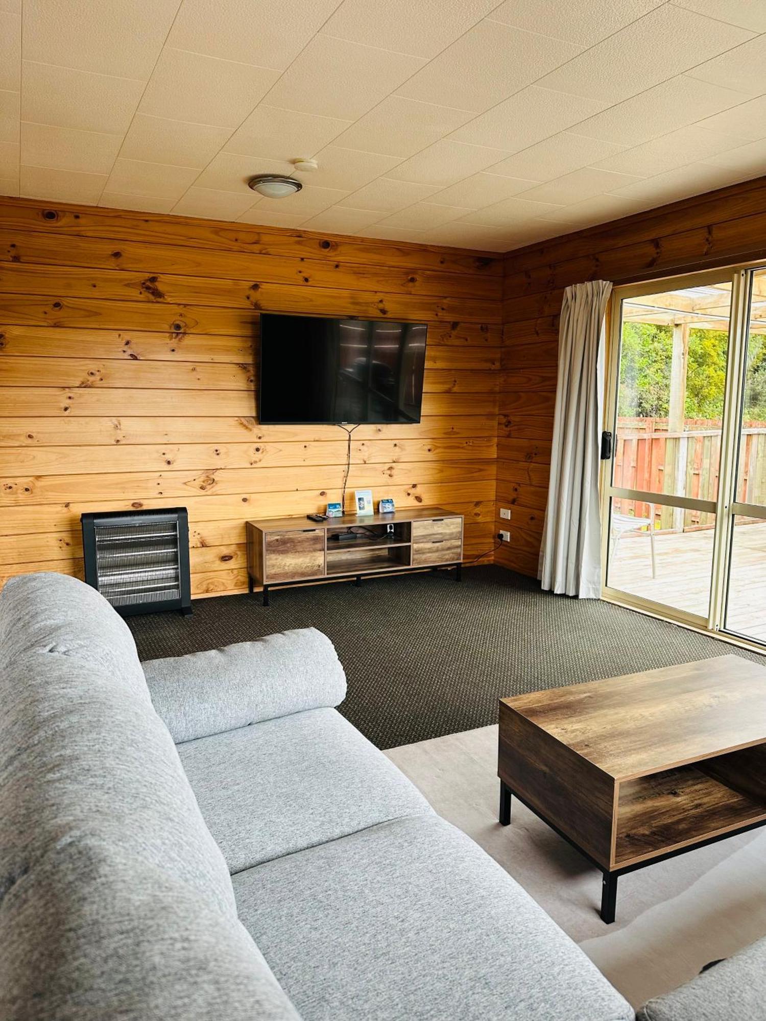 Franz Josef Top 10 Holiday Park Exterior photo