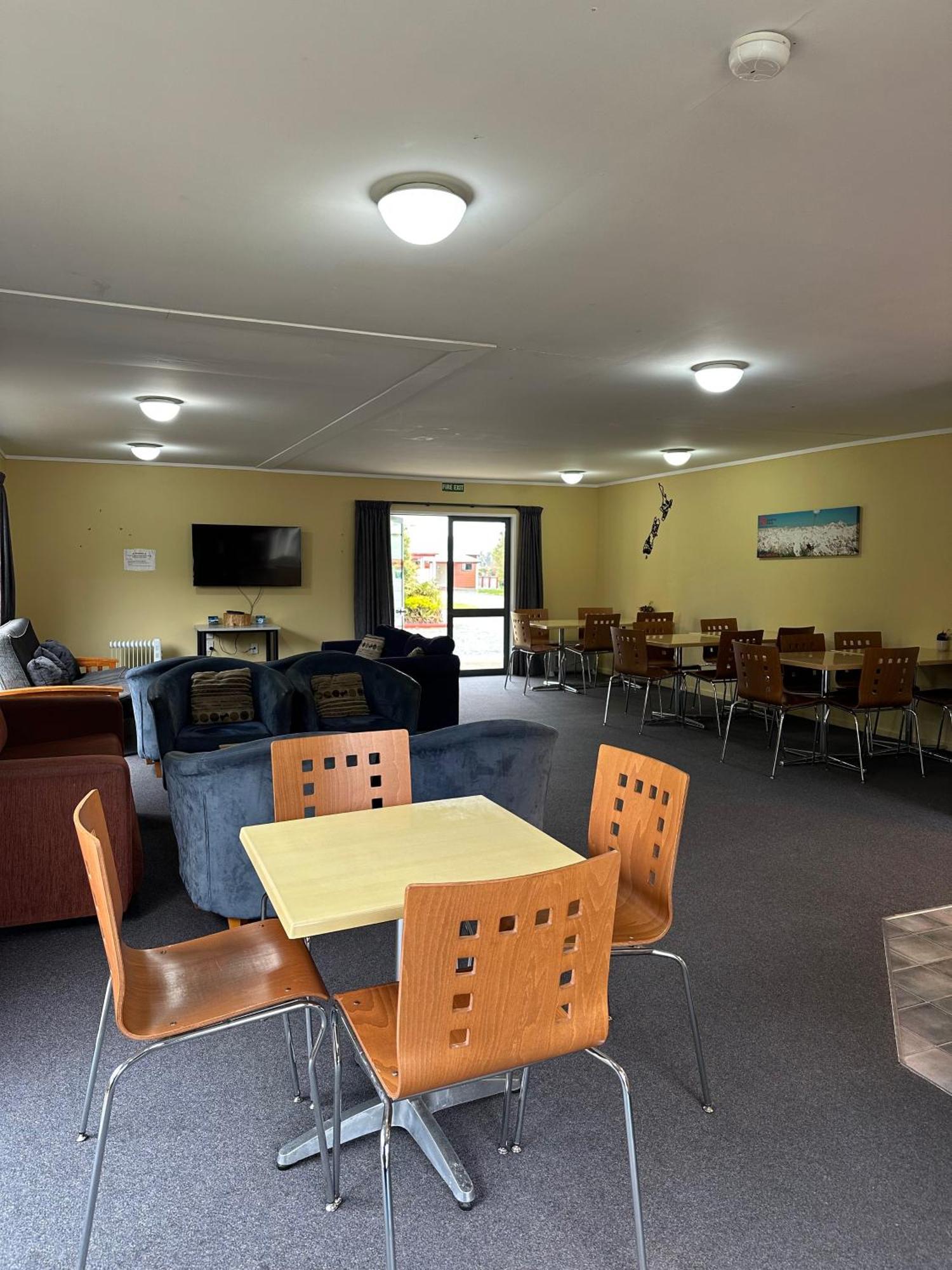 Franz Josef Top 10 Holiday Park Exterior photo