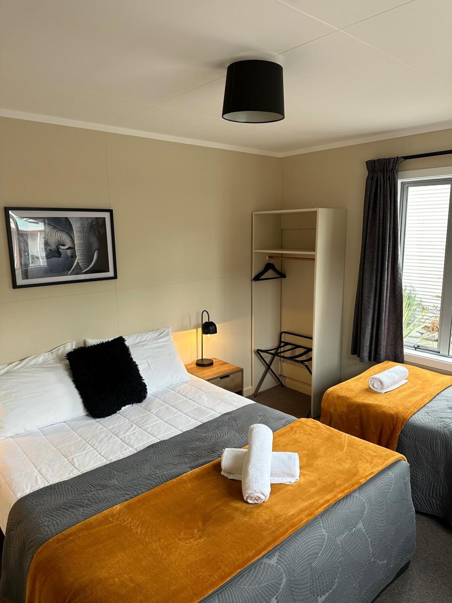 Franz Josef Top 10 Holiday Park Room photo