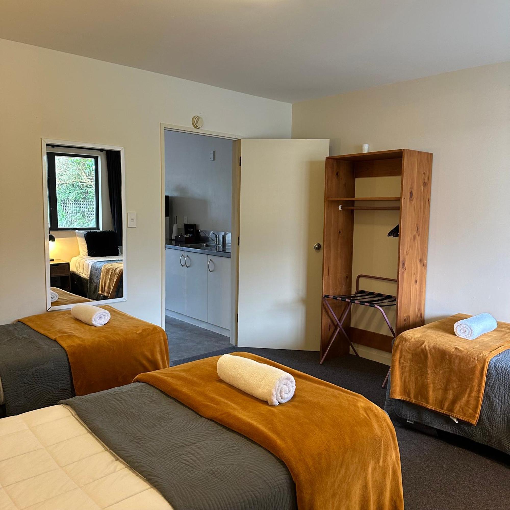 Franz Josef Top 10 Holiday Park Room photo