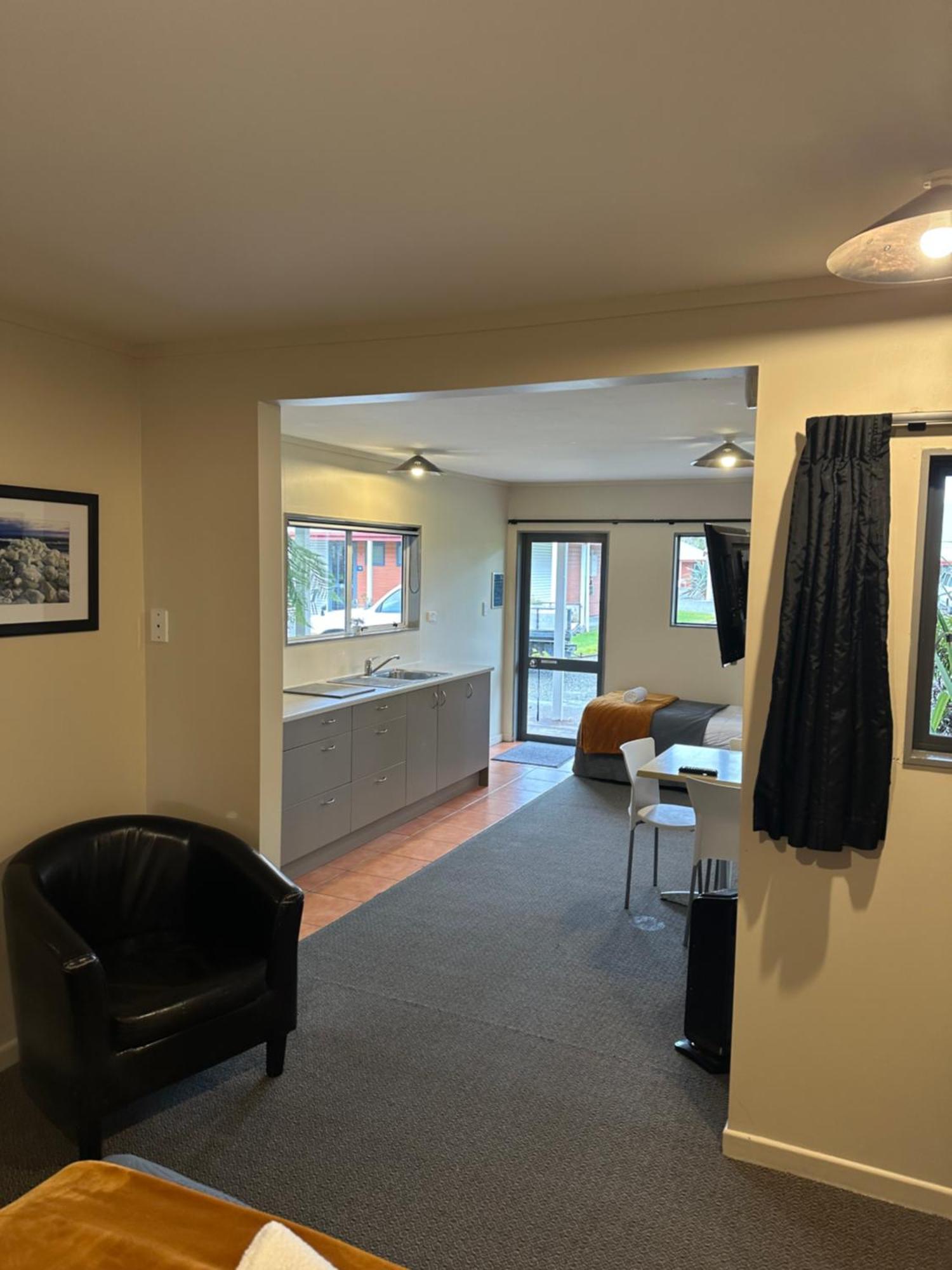 Franz Josef Top 10 Holiday Park Room photo