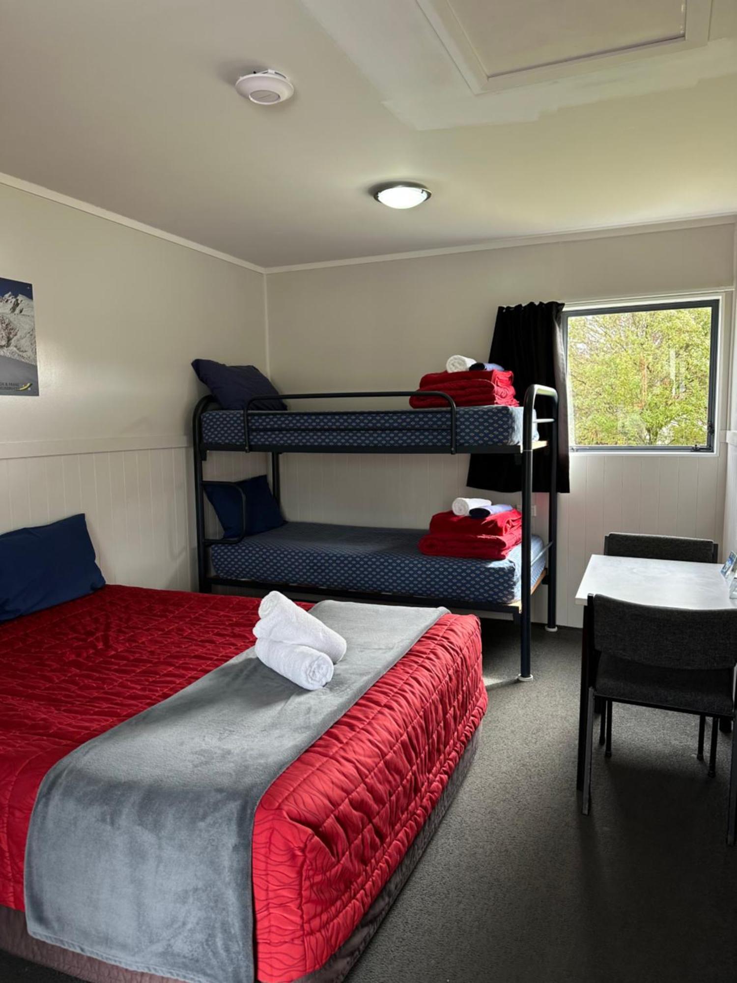 Franz Josef Top 10 Holiday Park Exterior photo