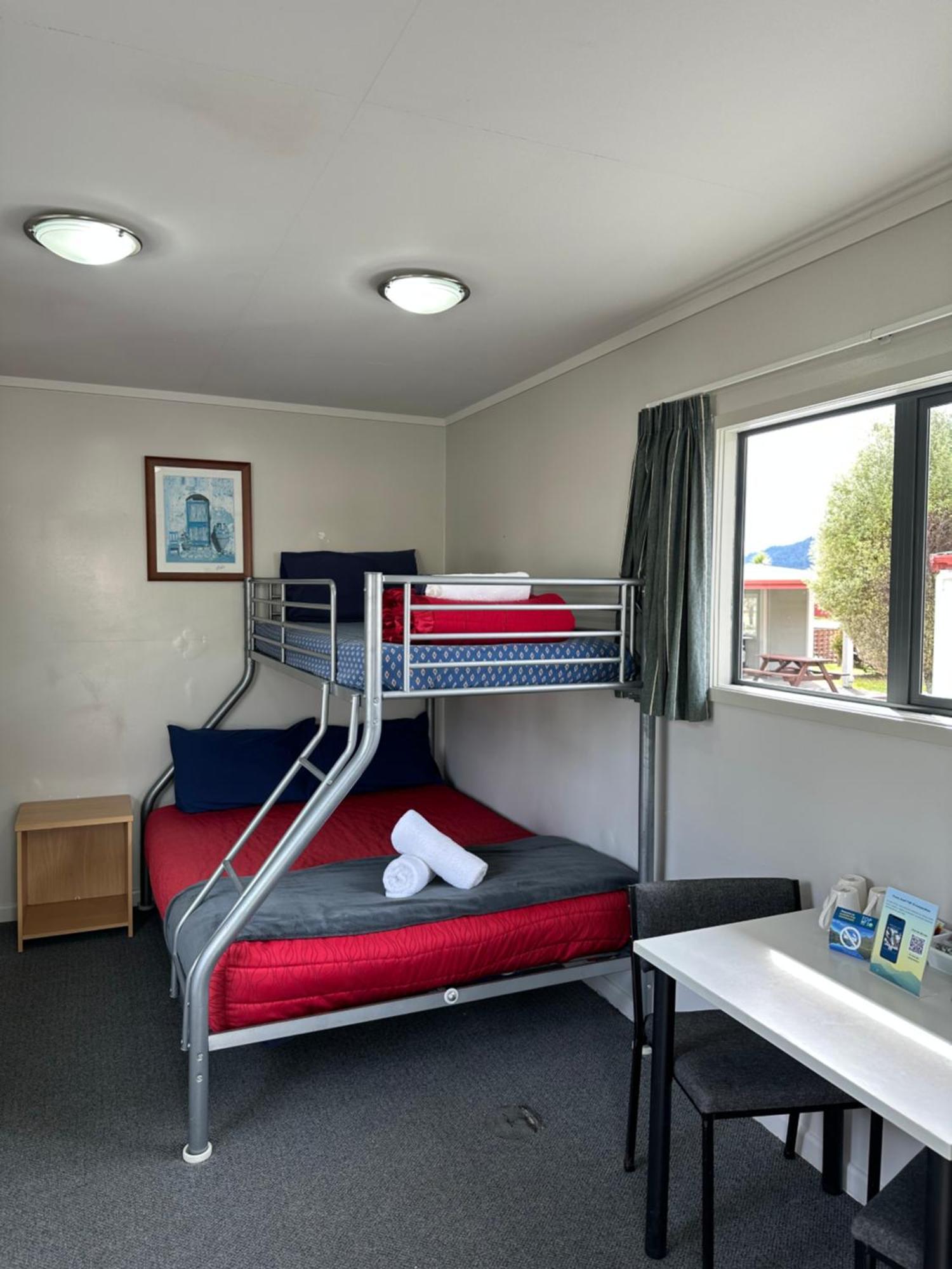 Franz Josef Top 10 Holiday Park Exterior photo