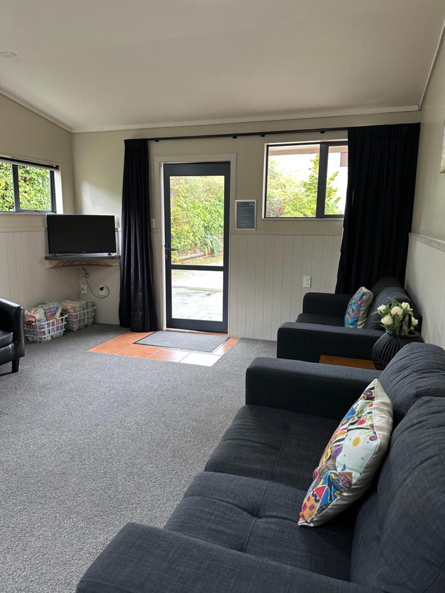 Franz Josef Top 10 Holiday Park Room photo