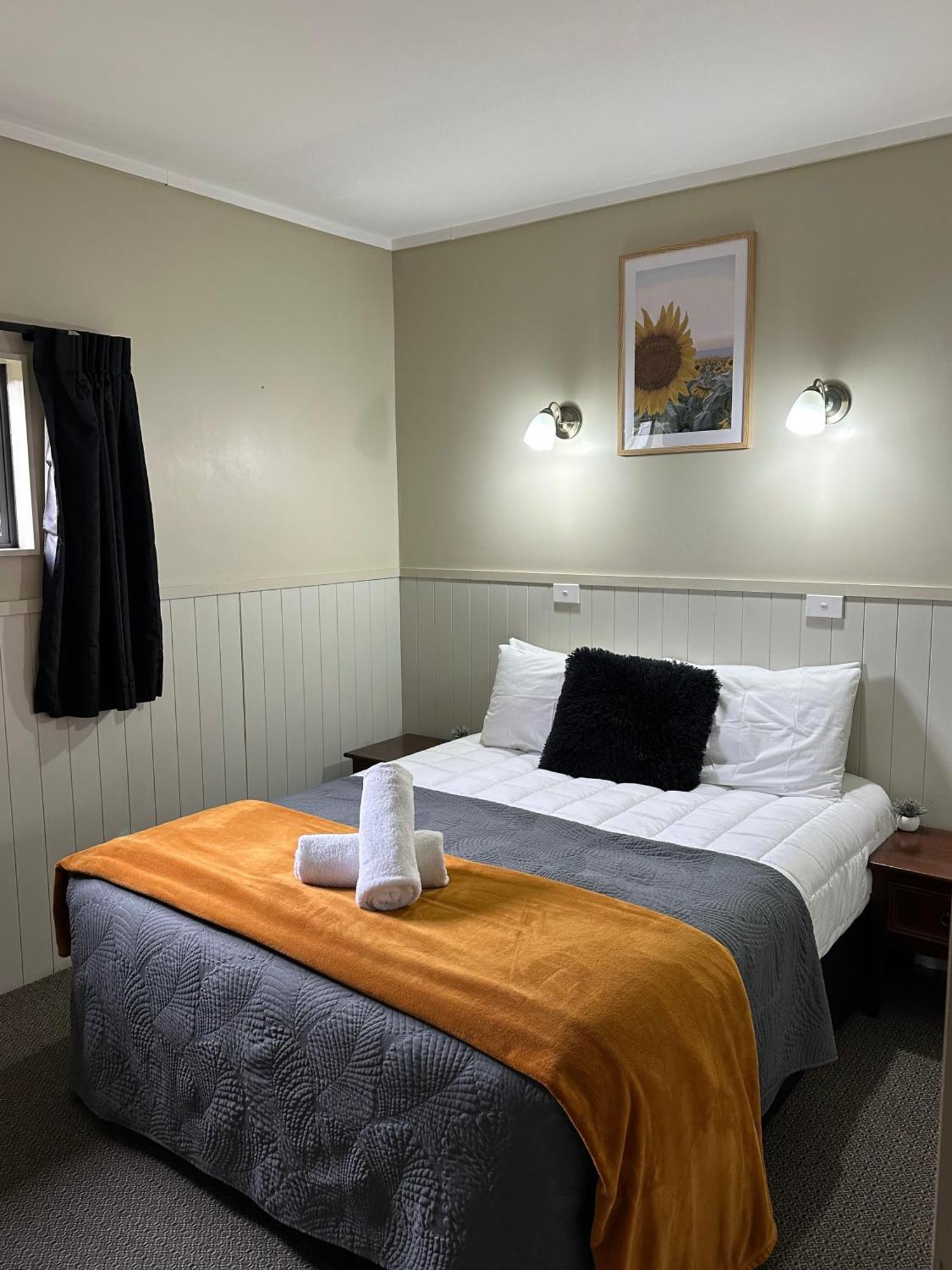 Franz Josef Top 10 Holiday Park Exterior photo