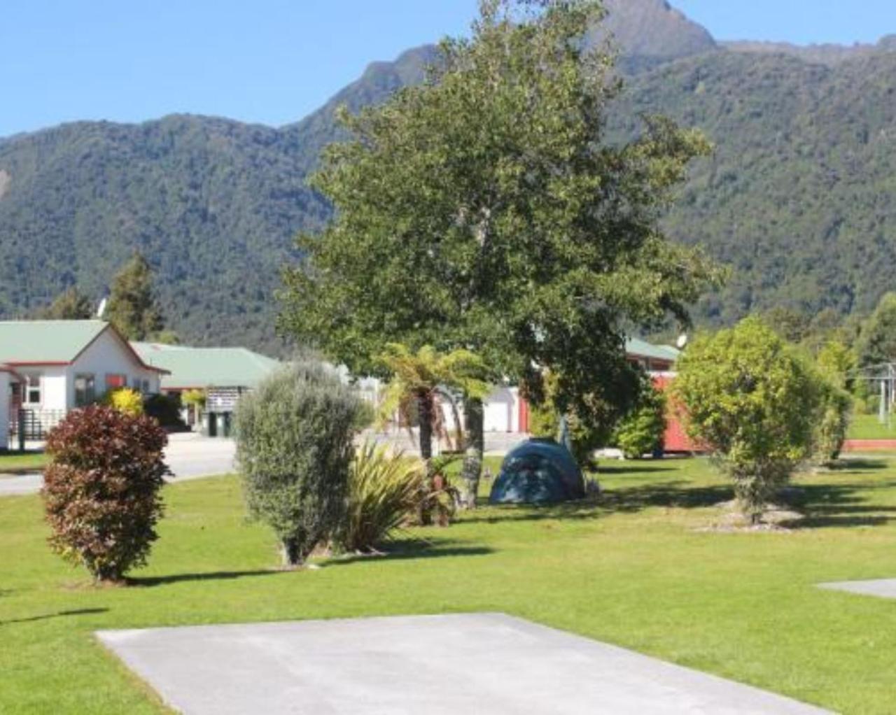 Franz Josef Top 10 Holiday Park Exterior photo